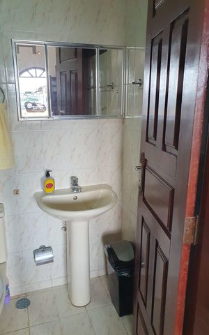 Casa para alugar com 239m², 4 quartos e 1 vaga Casa para alugar com 239m², 4 quartos e 1 vagaBanheiro da Suíte 1