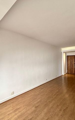 Apartamento à venda com 100m², 3 quartos e 2 vagas Apartamento à venda com 100m², 3 quartos e 2 vagasSala