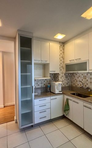 Apartamento à venda com 100m², 3 quartos e 2 vagas Apartamento à venda com 100m², 3 quartos e 2 vagasCozinha