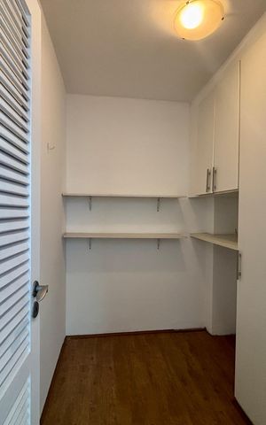 Apartamento à venda com 100m², 3 quartos e 2 vagas Apartamento à venda com 100m², 3 quartos e 2 vagasÁrea de serviço - quarto