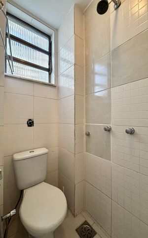 Apartamento à venda com 100m², 3 quartos e 2 vagas Apartamento à venda com 100m², 3 quartos e 2 vagasÁrea de serviço - banheiro