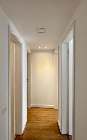 Apartamento à venda com 100m², 3 quartos e 2 vagas Apartamento à venda com 100m², 3 quartos e 2 vagasCorredor