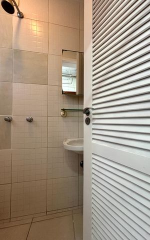 Apartamento à venda com 100m², 3 quartos e 2 vagas Apartamento à venda com 100m², 3 quartos e 2 vagasÁrea de serviço - banheiro