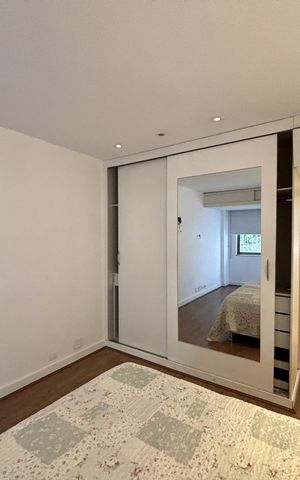 Apartamento à venda com 100m², 3 quartos e 2 vagas Apartamento à venda com 100m², 3 quartos e 2 vagasSuíte