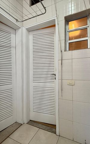 Apartamento à venda com 100m², 3 quartos e 2 vagas Apartamento à venda com 100m², 3 quartos e 2 vagasÁrea de serviço