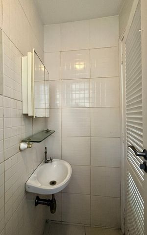 Apartamento à venda com 100m², 3 quartos e 2 vagas Apartamento à venda com 100m², 3 quartos e 2 vagasÁrea de serviço - banheiro