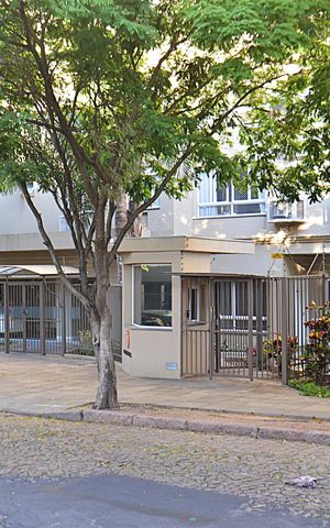 Apartamento à venda com 71m², 2 quartos e 2 vagasFachada e portaria