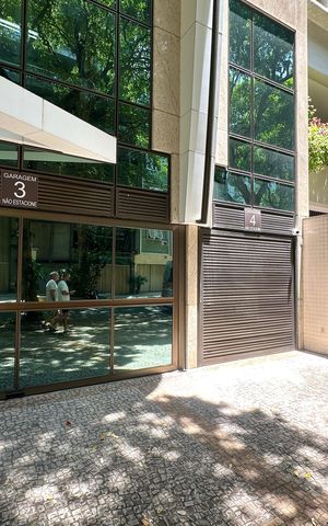 Apartamento à venda com 255m², 3 quartos e 4 vagas