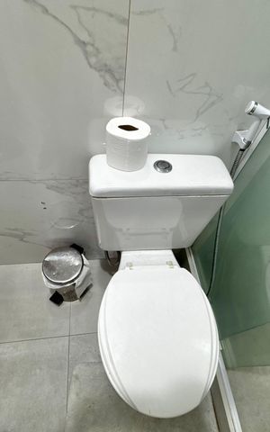 Casa de condomínio à venda com 290m², 6 quartos e 2 vagas Casa de condomínio à venda com 290m², 6 quartos e 2 vagasBanheiro