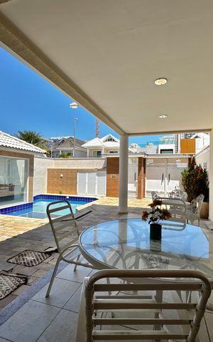 Casa de condomínio à venda com 290m², 6 quartos e 2 vagas Casa de condomínio à venda com 290m², 6 quartos e 2 vagasÁrea externa
