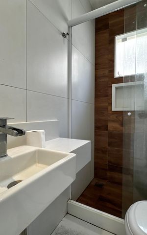 Casa de condomínio à venda com 290m², 6 quartos e 2 vagas Casa de condomínio à venda com 290m², 6 quartos e 2 vagasSuíte 2 - Banheiro