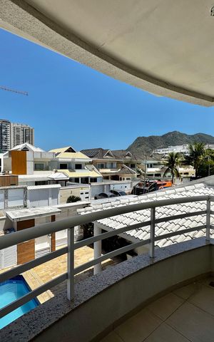 Casa de condomínio à venda com 290m², 6 quartos e 2 vagas Casa de condomínio à venda com 290m², 6 quartos e 2 vagasSuite 1 - Varanda