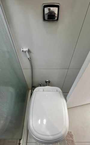 Casa de condomínio à venda com 290m², 6 quartos e 2 vagas Casa de condomínio à venda com 290m², 6 quartos e 2 vagasSuíte 2 - Banheiro