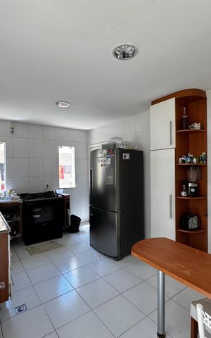 Casa de condomínio à venda com 290m², 6 quartos e 2 vagas Casa de condomínio à venda com 290m², 6 quartos e 2 vagasCozinha
