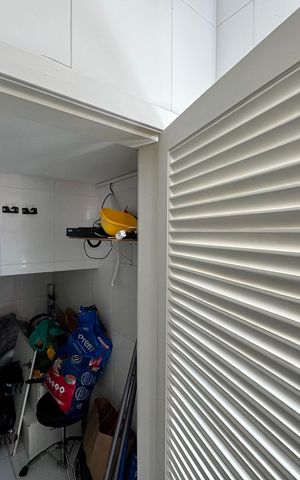 Casa de condomínio à venda com 290m², 6 quartos e 2 vagas Casa de condomínio à venda com 290m², 6 quartos e 2 vagasCozinha - Despensa