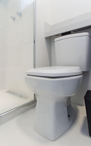 Apartamento à venda com 77m², 3 quartos e 1 vaga Apartamento à venda com 77m², 3 quartos e 1 vagaBanheiro da Suíte