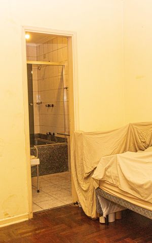 Casa à venda com 250m², 3 quartos e 2 vagasSuíte