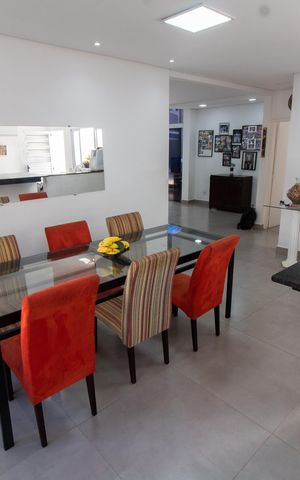 Casa à venda com 200m², 3 quartos e 4 vagas Casa à venda com 200m², 3 quartos e 4 vagasSALA DE JANTAR