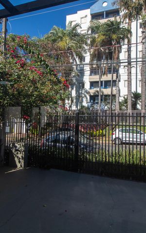 Casa à venda com 200m², 3 quartos e 4 vagas Casa à venda com 200m², 3 quartos e 4 vagasVISTA DA SALA DE JANTAR