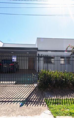 Casa à venda com 200m², 3 quartos e 4 vagas Casa à venda com 200m², 3 quartos e 4 vagasFACHADA