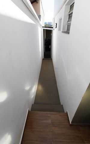 Casa à venda com 200m², 3 quartos e 4 vagas Casa à venda com 200m², 3 quartos e 4 vagasÁREA DE LUZ