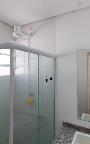 Casa à venda com 200m², 3 quartos e 4 vagas Casa à venda com 200m², 3 quartos e 4 vagasBANHEIRO DA SUITE 2