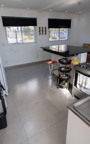 Casa à venda com 200m², 3 quartos e 4 vagas Casa à venda com 200m², 3 quartos e 4 vagasCOZINHA