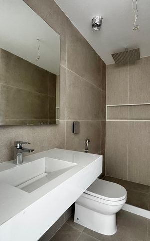 Casa de condomínio à venda com 230m², 3 quartos e 1 vaga Casa de condomínio à venda com 230m², 3 quartos e 1 vagaSuíte 2 - Banheiro