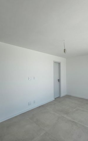 Casa de condomínio à venda com 230m², 3 quartos e 1 vaga Casa de condomínio à venda com 230m², 3 quartos e 1 vagaSala - terceiro andar