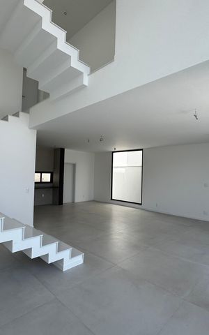 Casa de condomínio à venda com 230m², 3 quartos e 1 vaga Casa de condomínio à venda com 230m², 3 quartos e 1 vagaSala