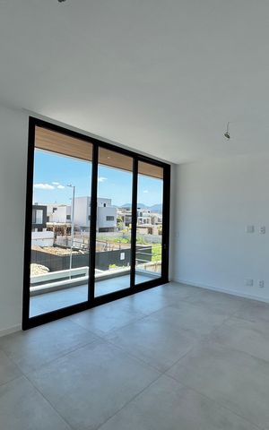 Casa de condomínio à venda com 230m², 3 quartos e 1 vaga Casa de condomínio à venda com 230m², 3 quartos e 1 vagaSuíte 1
