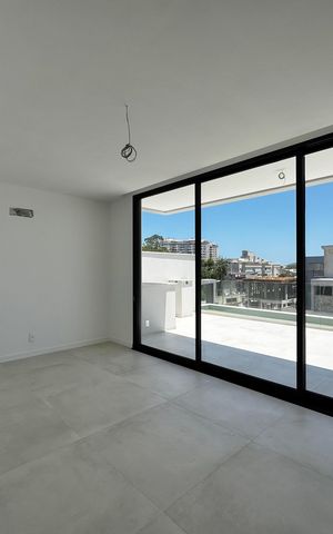 Casa de condomínio à venda com 230m², 3 quartos e 1 vaga Casa de condomínio à venda com 230m², 3 quartos e 1 vagaSala - terceiro andar