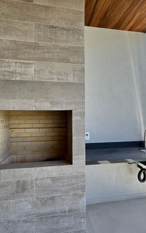 Casa de condomínio à venda com 230m², 3 quartos e 1 vaga Casa de condomínio à venda com 230m², 3 quartos e 1 vagaÁrea Gourmet