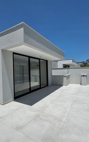 Casa de condomínio à venda com 230m², 3 quartos e 1 vaga Casa de condomínio à venda com 230m², 3 quartos e 1 vagaTerraço