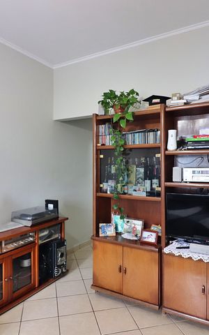 Casa à venda com 140m², 2 quartos e 2 vagasSala