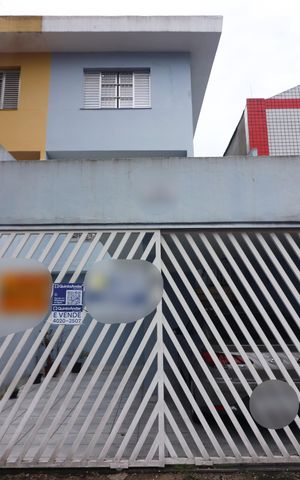Casa à venda com 140m², 2 quartos e 2 vagasFachada