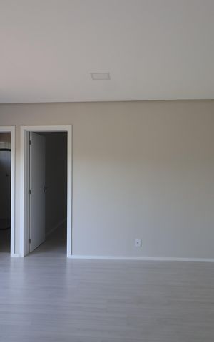 Casa à venda com 215m², 5 quartos e 2 vagasSuite
