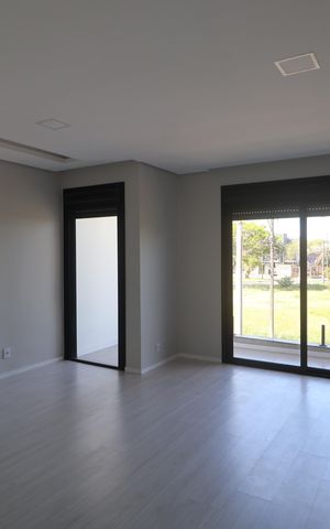 Casa à venda com 215m², 5 quartos e 2 vagasSuite