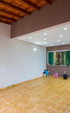 Casa à venda com 215m², 3 quartos e 2 vagas Casa à venda com 215m², 3 quartos e 2 vagasGaragem