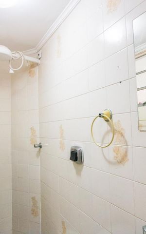 Casa à venda com 215m², 3 quartos e 2 vagas Casa à venda com 215m², 3 quartos e 2 vagasBanheiro de serviço