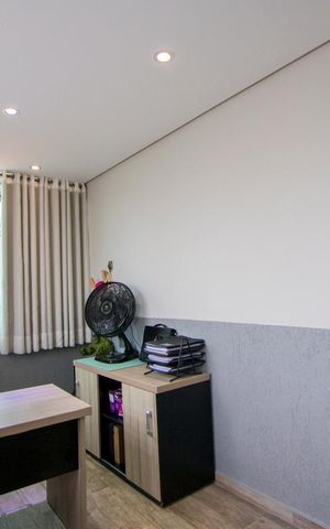 Casa à venda com 215m², 3 quartos e 2 vagas Casa à venda com 215m², 3 quartos e 2 vagasEscritório
