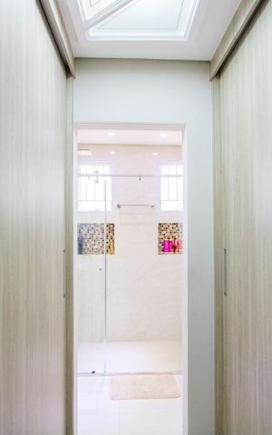 Casa à venda com 215m², 3 quartos e 2 vagas Casa à venda com 215m², 3 quartos e 2 vagasCloset do quarto 1