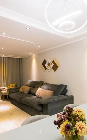 Casa à venda com 215m², 3 quartos e 2 vagas Casa à venda com 215m², 3 quartos e 2 vagasSala
