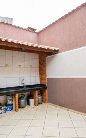 Casa à venda com 215m², 3 quartos e 2 vagas Casa à venda com 215m², 3 quartos e 2 vagasQuintal/Espaço gourmet