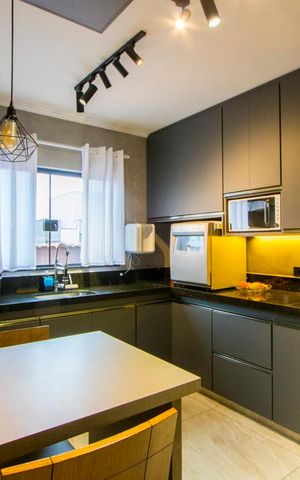 Casa à venda com 215m², 3 quartos e 2 vagas Casa à venda com 215m², 3 quartos e 2 vagasCozinha