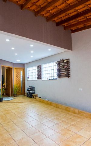 Casa à venda com 215m², 3 quartos e 2 vagas Casa à venda com 215m², 3 quartos e 2 vagasGaragem