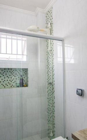 Casa à venda com 215m², 3 quartos e 2 vagas Casa à venda com 215m², 3 quartos e 2 vagasBanheiro do quarto 2
