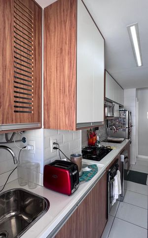 Apartamento à venda com 211m², 3 quartos e 2 vagas Apartamento à venda com 211m², 3 quartos e 2 vagasCozinha e Área de Serviço