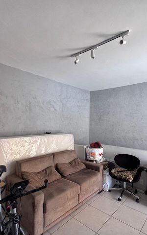 Apartamento à venda com 211m², 3 quartos e 2 vagas Apartamento à venda com 211m², 3 quartos e 2 vagasSala - Segundo Andar