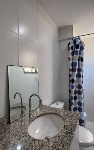 Apartamento à venda com 211m², 3 quartos e 2 vagas Apartamento à venda com 211m², 3 quartos e 2 vagasBanheiro Social - Segundo Andar